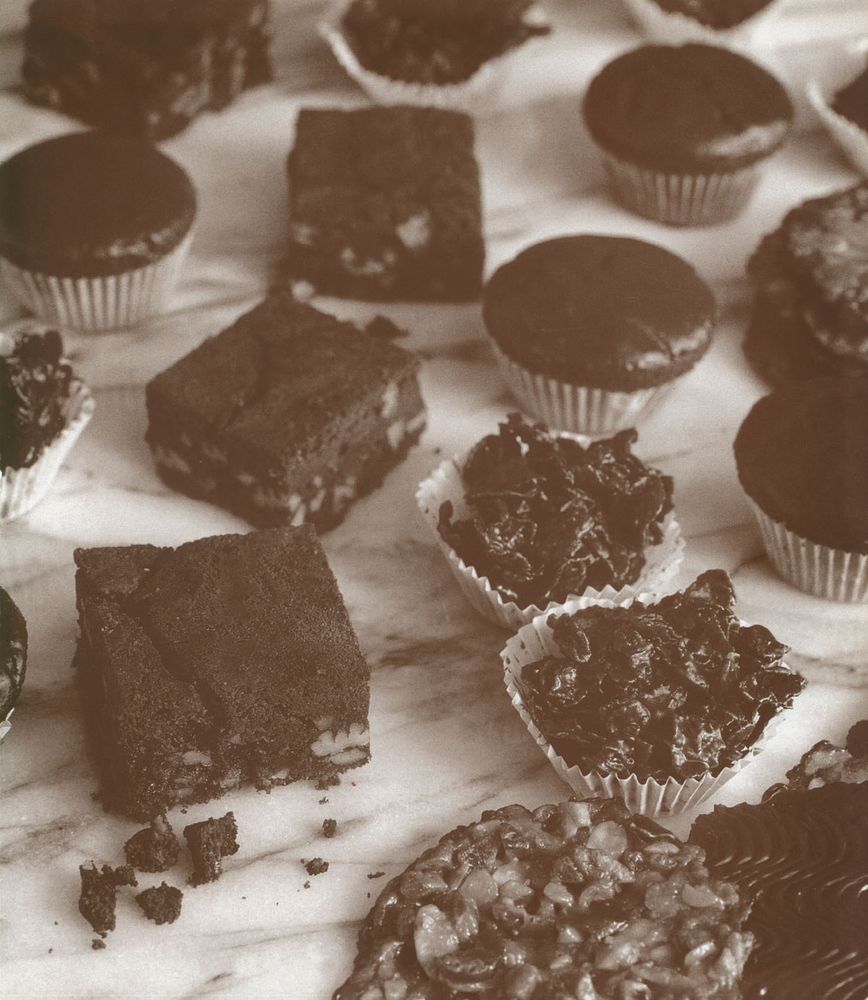 Cup Cakes from Chocolate: The Definitive Guide by Sara Jayne Stanes