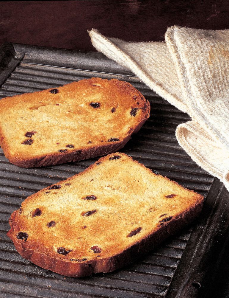 Rum and Raisin Loaf from The Ultimate Bread Machine Cookbook by Jennie