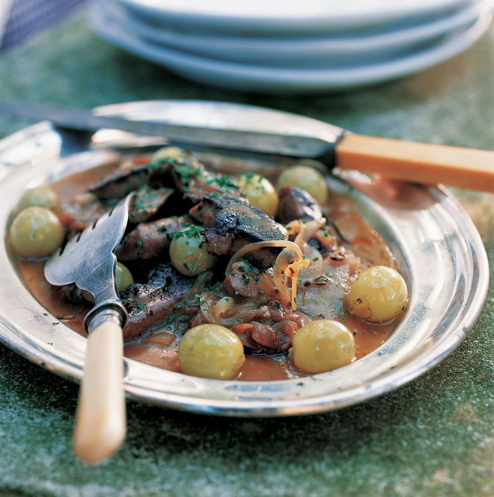 PanFried Veal Liver and Grapes with Cinnamon and Onion Confit from