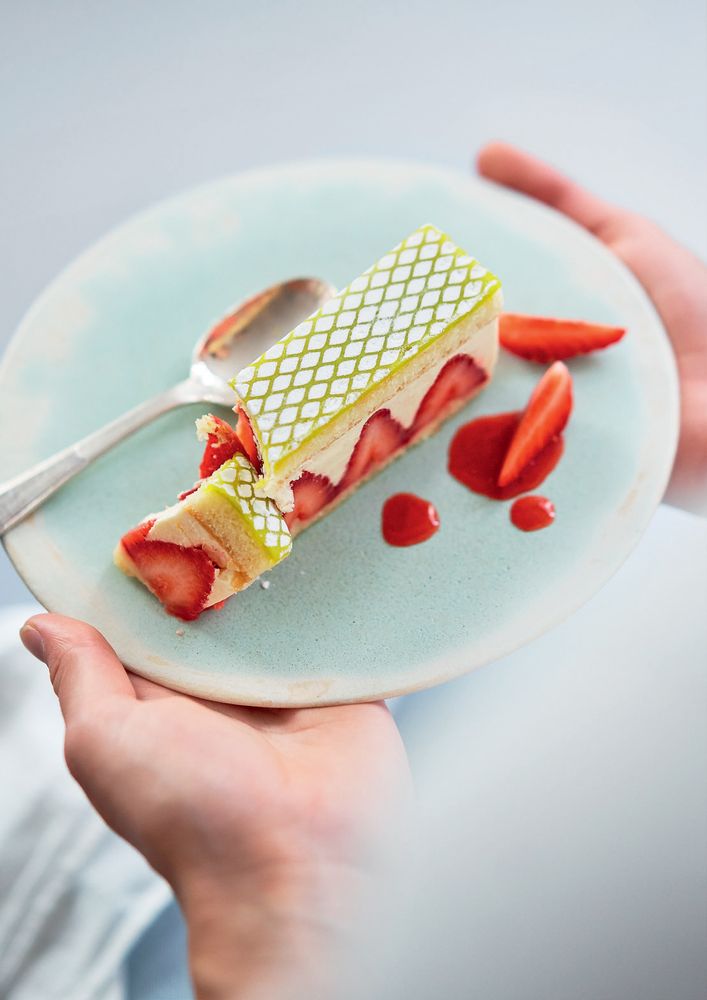 French Pastries and Desserts by Lenotre: More than 200 Classic Recipes
