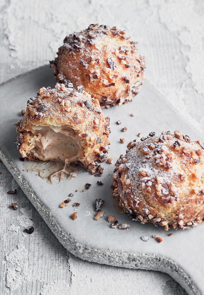 French Pastries and Desserts by Lenotre: More than 200 Classic Recipes main image 0