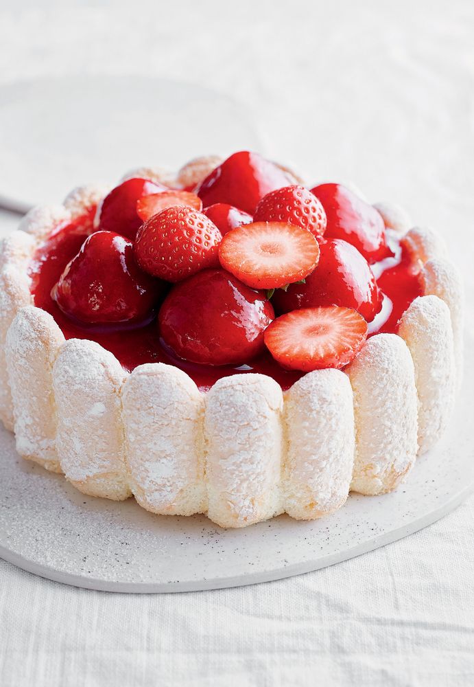 Charlotte Aux Fraises – Raspberry Tart & Rhubarb / Framboise & Cacahuète – Kenner