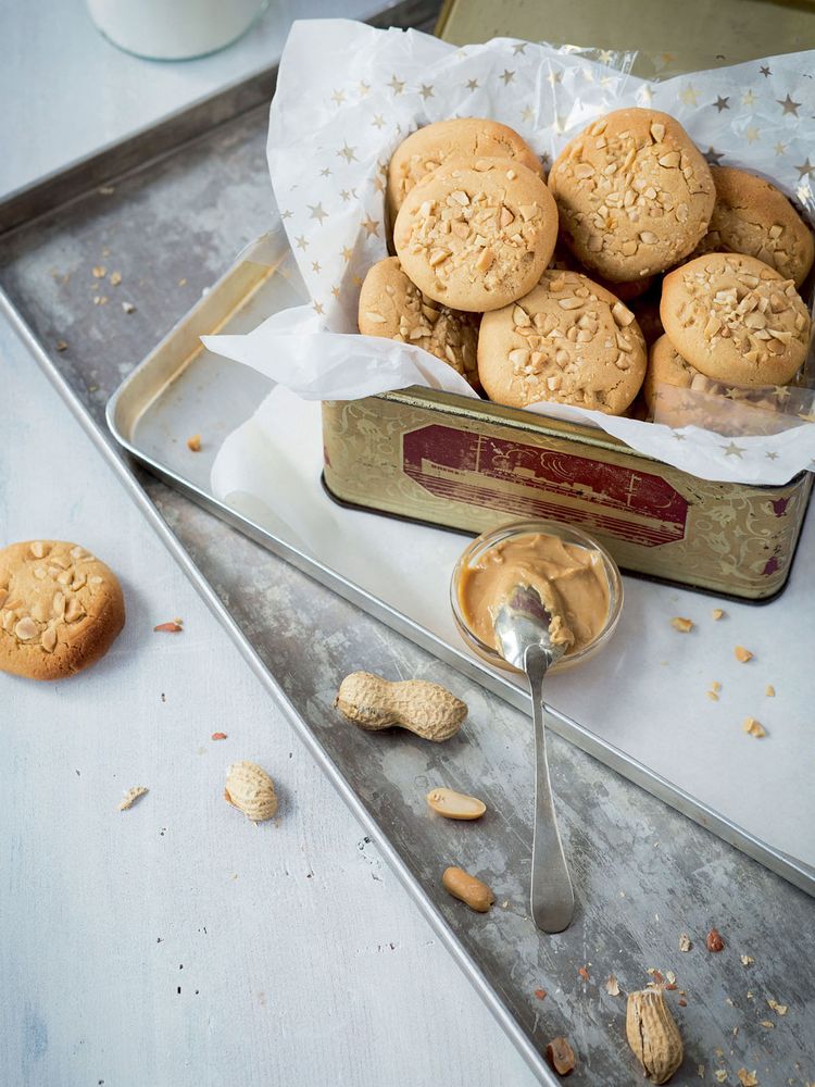 Salty Peanut Butter Rounds from New York Christmas by Lisa Nieschlag and Lars Wentrup