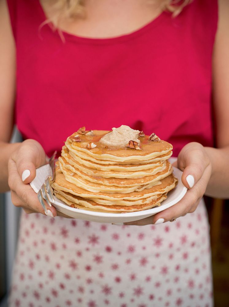 Pancakes with Maple Syrup and Cinnamon Butter from New York Christmas by Lisa Nieschlag and Lars Wen
