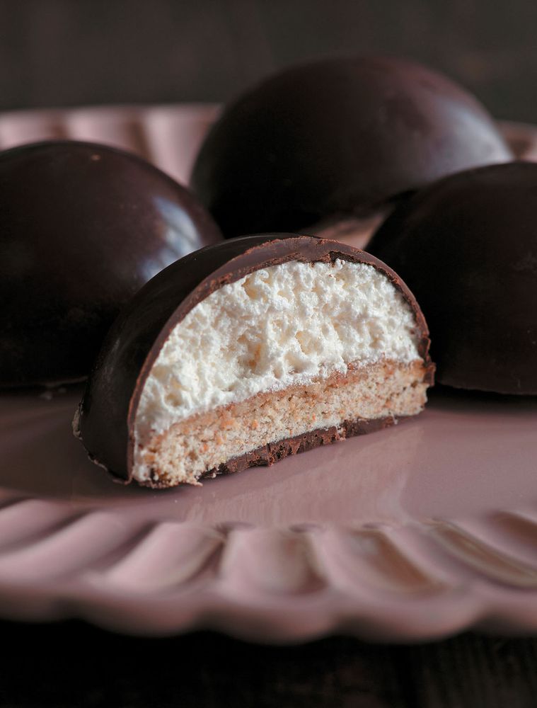 Coinneach’s Tea Cakes from My Scottish Island Kitchen: The Hebridean Baker by Coinneach MacLeod