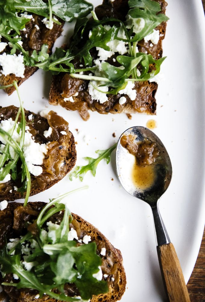 Caramelized Onion and Goat Cheese Toasts from Ruffage: A Practical ...