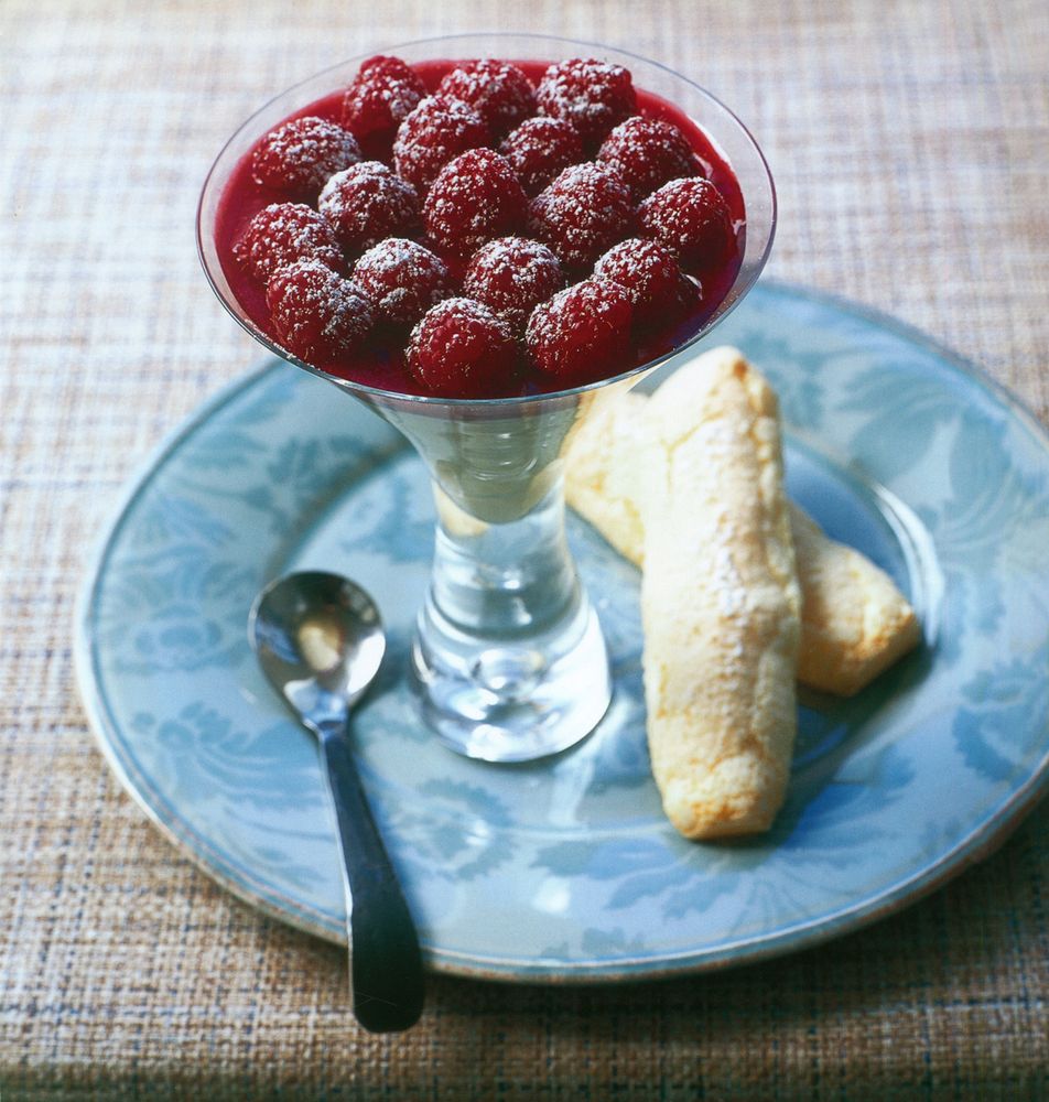 Framboise & mascarpone mousse with raspberries & sponge fingers from