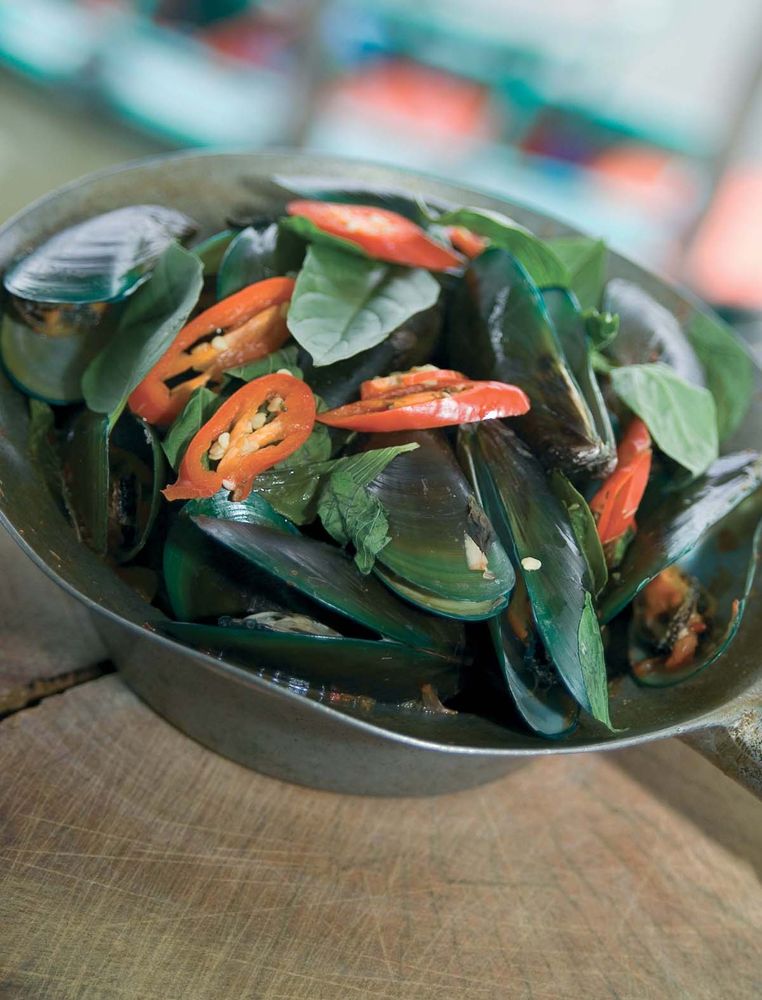 Mussels steamed with lemon grass from Keith Floyd's Thai Food by Keith Floyd